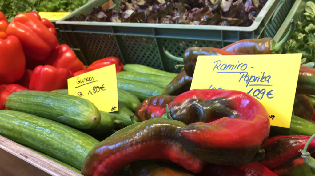 Frische regionale Lebensmittel wachsen um die Ecke