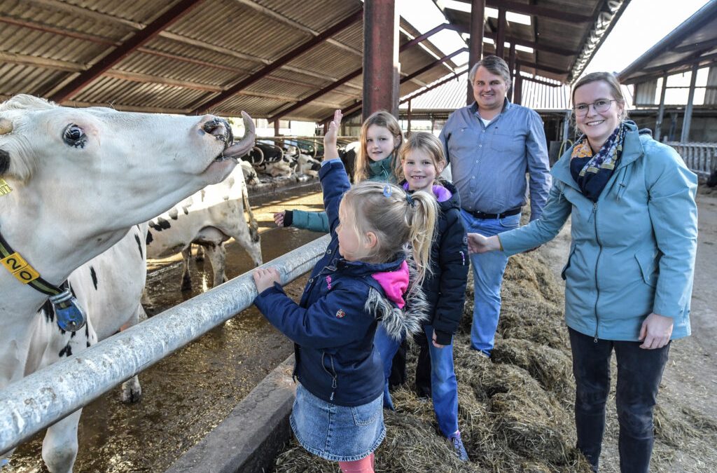Landwirte laden zum Frühstück auf ihren Hof ein