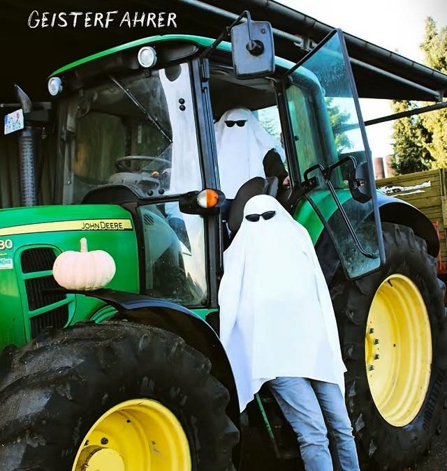 Happy Halloween 🎃 👻 Auf den Betrieben wird es langsam ruhiger und der Herbst kehrt ein 🍂 Feiert ihr Halloween oder se…