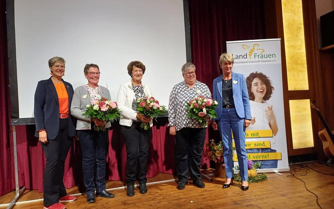 Der KreislandfrauenAbend in Varrel war ein tolles Fest mit 170 Gästen. Höhepunkte waren die Ehrung der drei verdienten L…