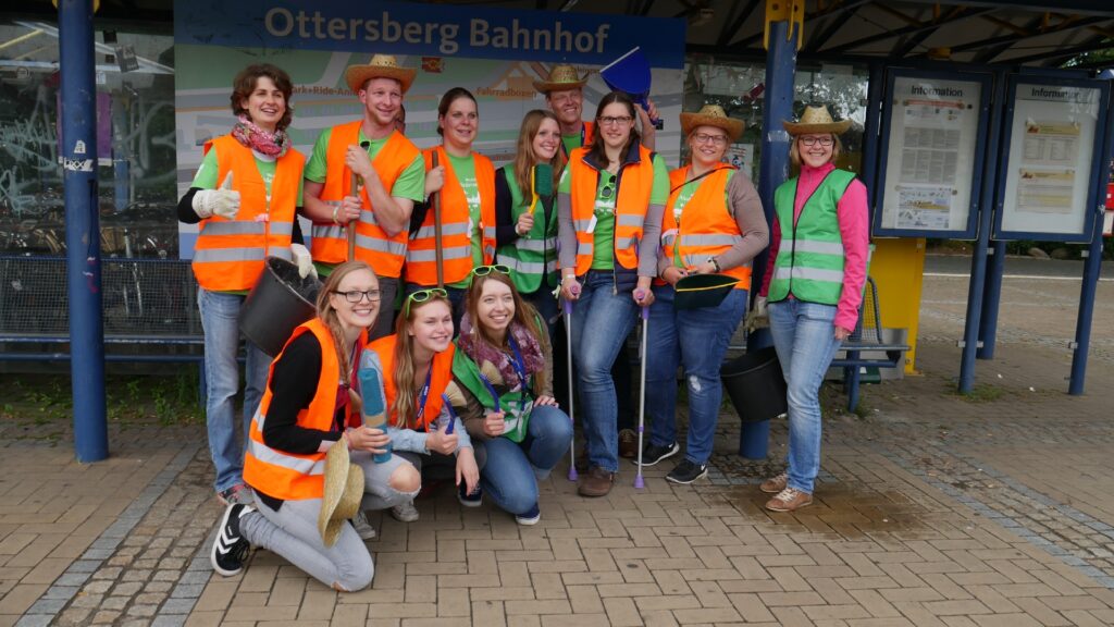 <a href="https://landvolk.net/lpdartikel/helfende-haende-fuer-das-groesste-landjugendtreffen-gesucht/" target="_blank">Helfende Hände für das größte Landjugendtreffen gesucht</a>