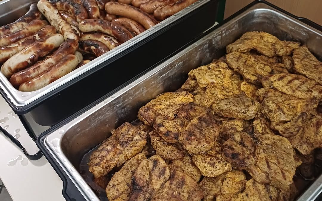 Der Preis fürs Schweinepreis ist im Keller – obwohl die Nachfrage gut ist. Wiedermal zeigt sich, dass Handel und Verarbe…