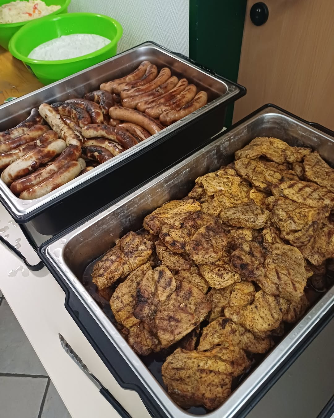 <a href="https://www.instagram.com/p/DZfiIXhDuzP" target="_blank">Der Preis fürs Schweinepreis ist im Keller – obwohl die Nachfrage gut ist. Wiedermal zeigt sich, dass Handel und Verarbe…</a>