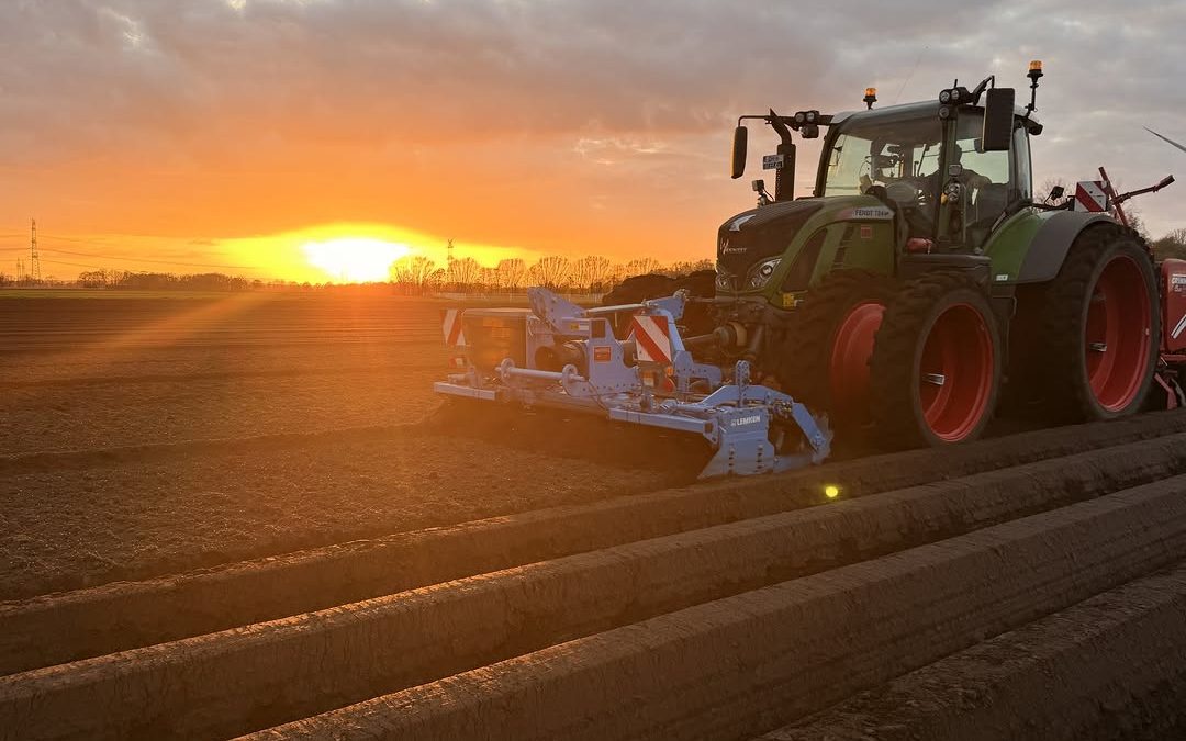 Unser Fotowettbewerb "Land(wirtschaft) im Frühling" 💐🚜 geht in die finale Runde. Jetzt seid ihr dran! Die besten acht …