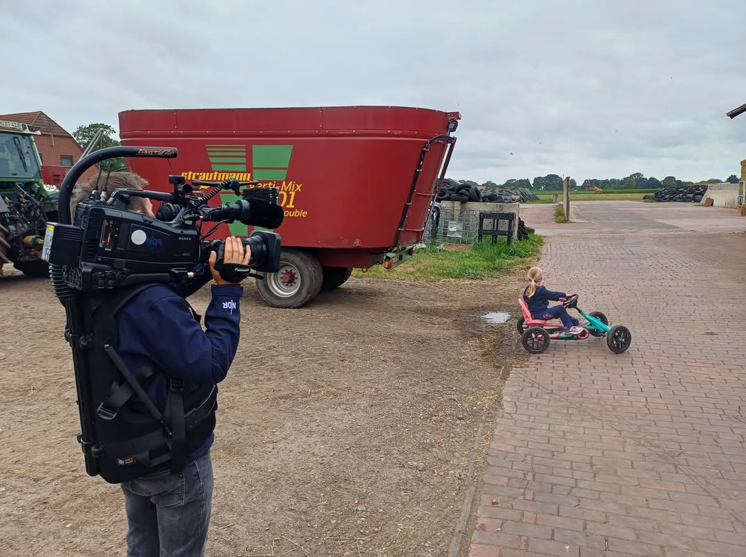 <a href="https://www.instagram.com/p/DanCnMxjqkL" target="_blank">Wichtiges Thema: Sicherheit von Kindern auf dem landwirtschaftlichen Betrieb! 🚜⚠️👧 Der NDR berichtet dazu über ein For…</a>