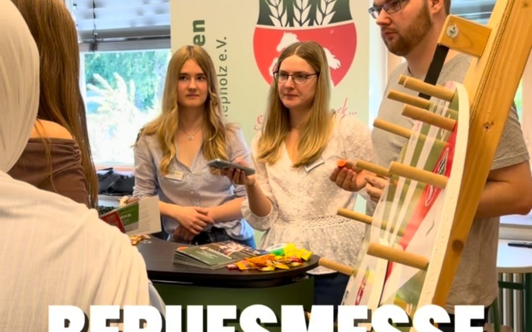 Wir waren auf der Berufsmesse an der OBS Sulingen! 🚜 🎓 Milena, Sara und Marvin haben unseren Landvolk-Stand betreut un…